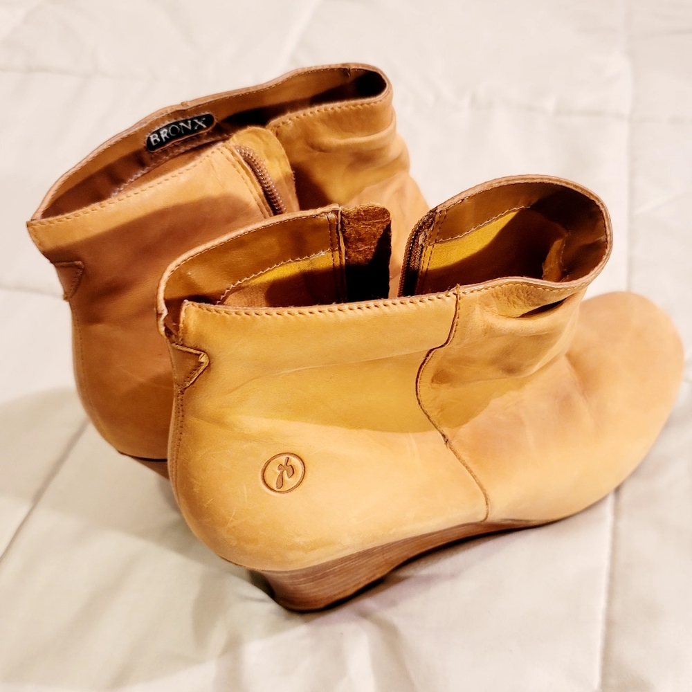 Bronx Brand Booties Tan Size 10